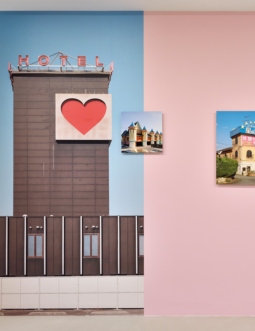 « Les love hotels disent quelque chose des usages, des fantasmes, de la culture populaire. »